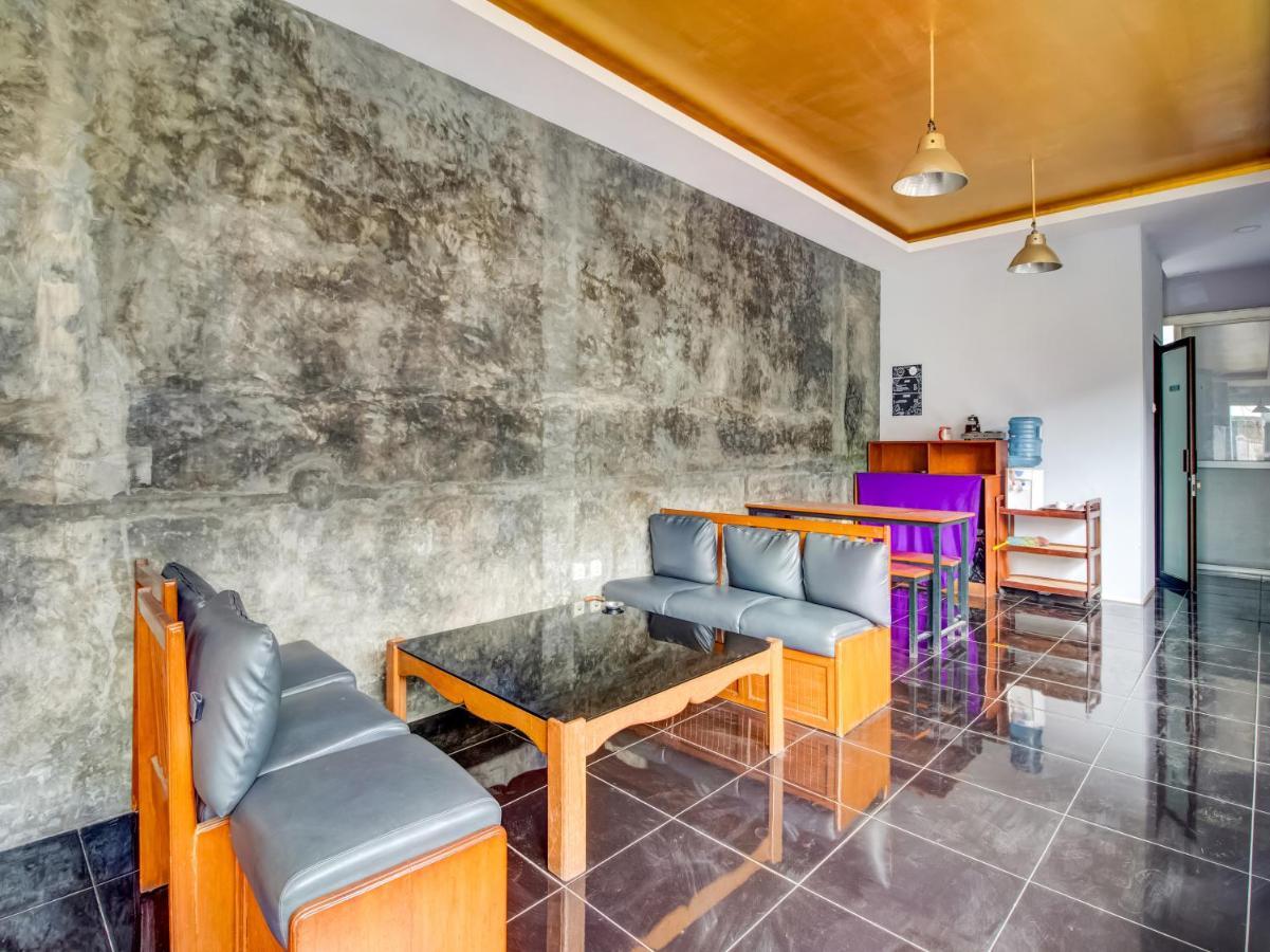 Oyo 3750 Elder Hotel Bandung